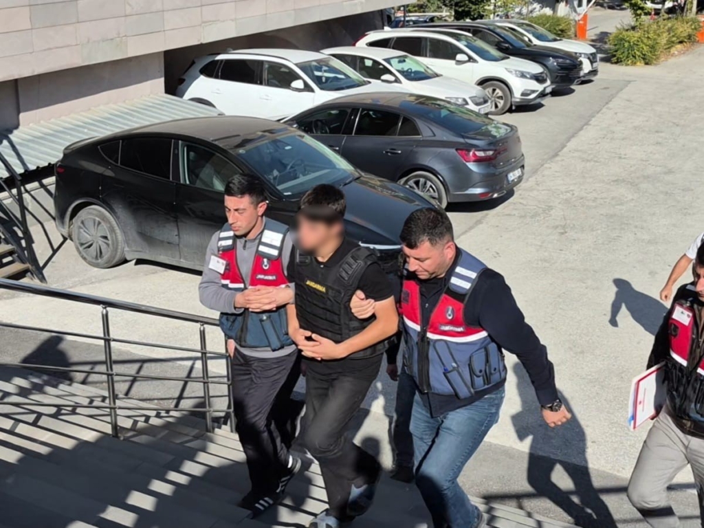 Amcasını silahla vuran 15 yaşındaki lise öğrencisi adliyeye sevk edildi