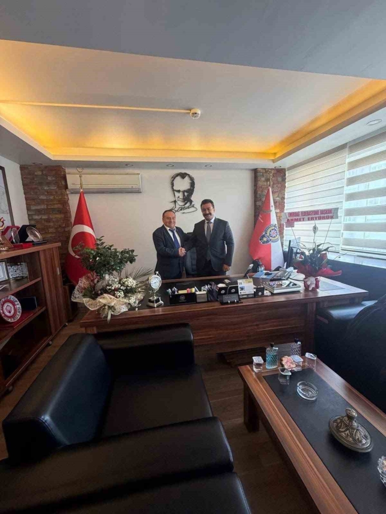Eskişehir’deki sivil toplum kuruluşlarından İlçe Emniyet Müdürü Sivri’ye ziyaret