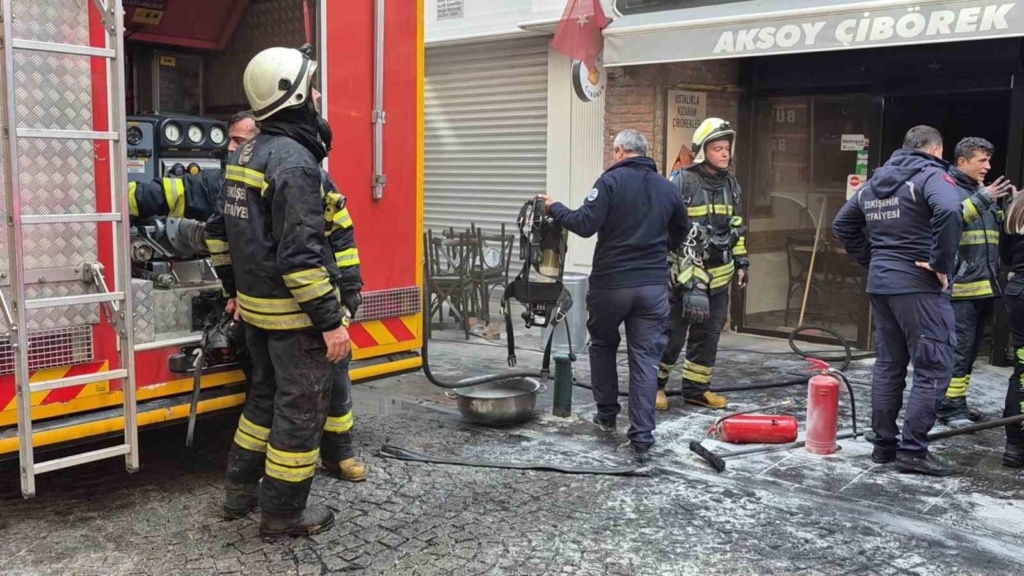 Eskişehir’deki çiğ börekçide yangın