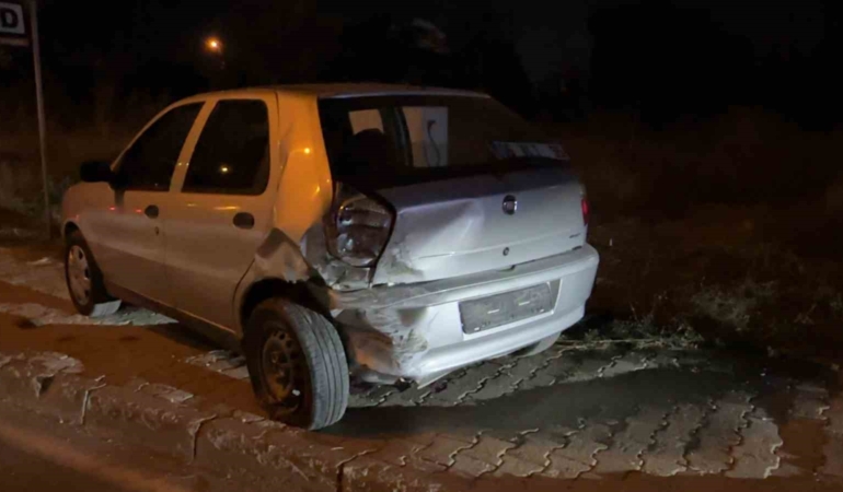 Eskişehir’de hafif ticari araç ile otomobil çarpıştı