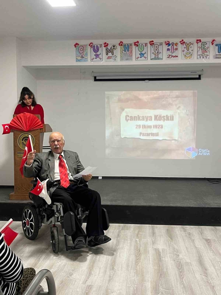 Odunpazarı Belediyesi’nin yaşlı bakım merkezlerinde Cumhuriyet coşkusu