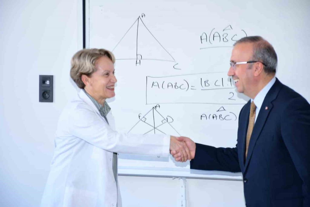 İl Millî Eğitim Müdürü Sinan Aydın, Firuz Kanatlı Mesleki ve Teknik Anadolu Lisesi’ni ziyaret etti