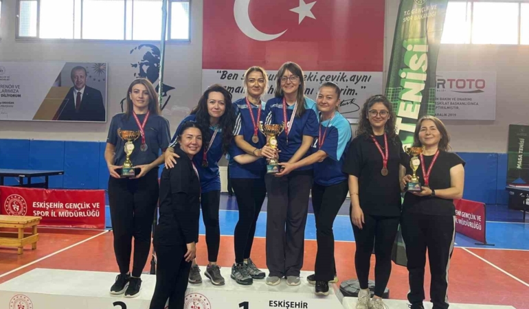 Eskişehir’de masa tenisi müsabakalarında dereceye giren takımlar belli oldu