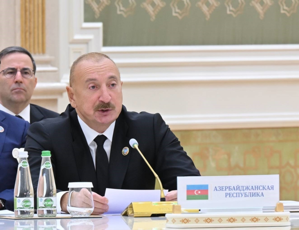 Azerbaycan Cumhurbaşkanı Aliyev: "Hazar’ın her iki kıyısındaki ulaşım altyapısı, Orta Asya’yı Azerbaycan’a ve ardından uluslararası pazarlara bağlamak için büyük önem taşımaktadır"