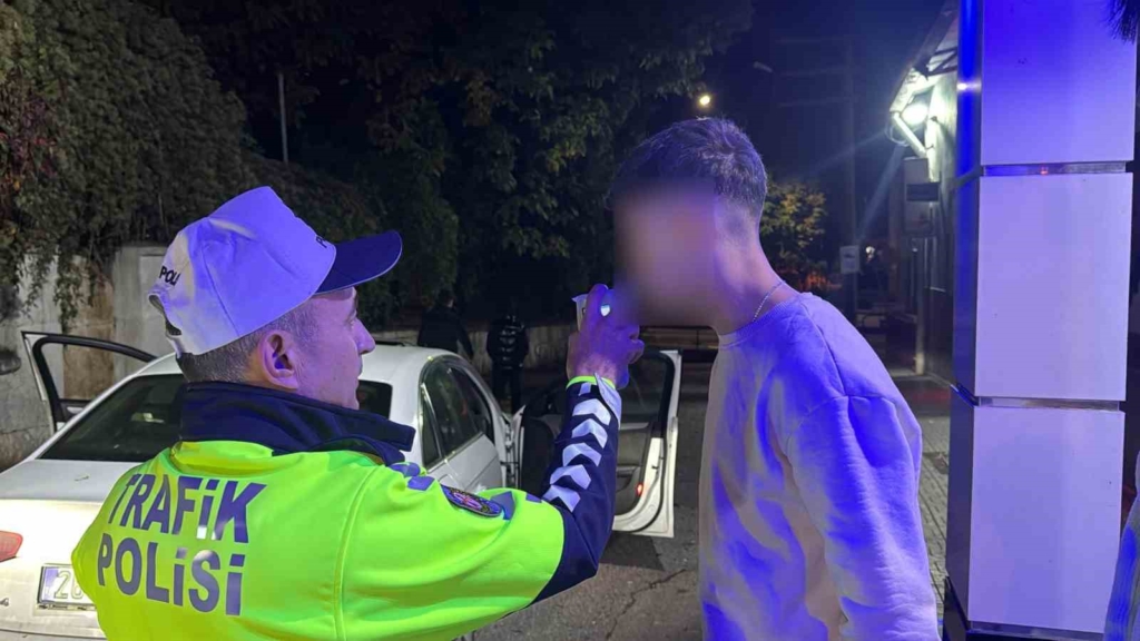 Babasının aracını alarak trafiğe çıkan çocuğa 295 bin TL ceza