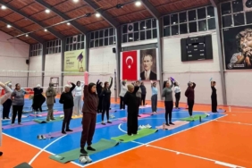 Sivrihisar’da kadınlara yönelik pilates kursu 57 kişinin katılımıyla başladı