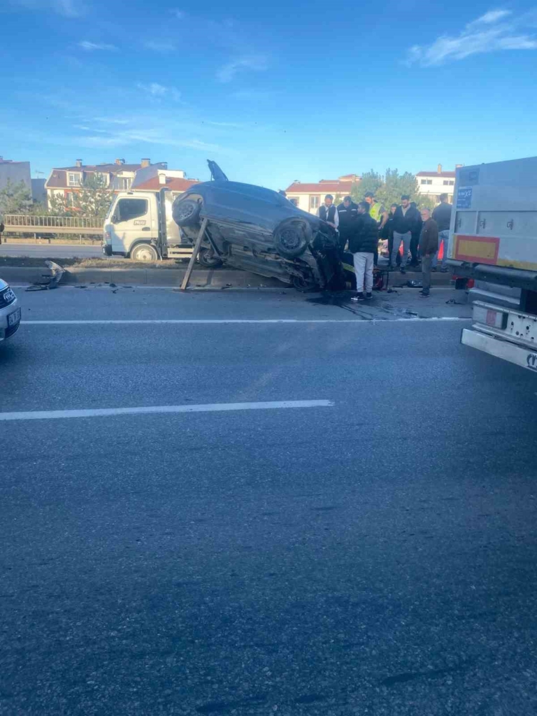 Eskişehir’de takla atan araçta sıkışan sürücü kurtarıldı