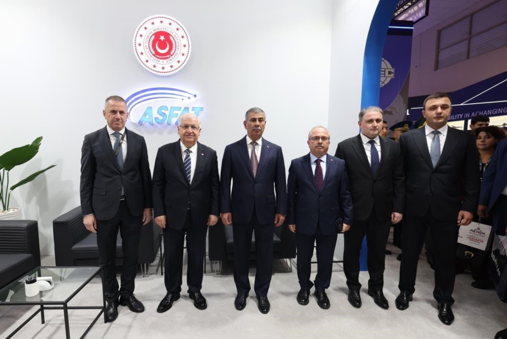 Milli Savunma Bakanı Güler Azerbaycan Uluslararası Savunma Fuarı’nı ziyaret etti
