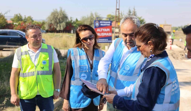 Ünlüce, Eskişehir’deki altyapı çalışmalarını yerinde inceledi