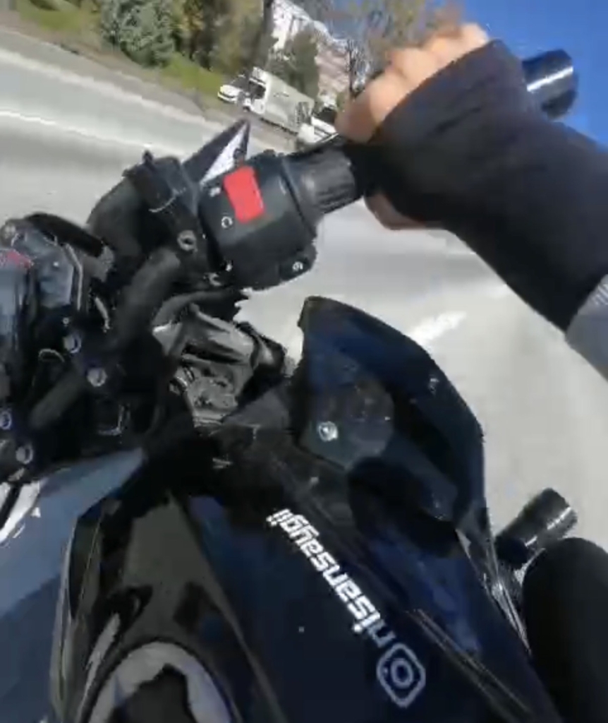 Eskişehir’de motosiklet kazası kask kamerasında