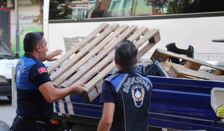 Eskişehir’de zabıtadan kaldırım işgallerine geçit yok