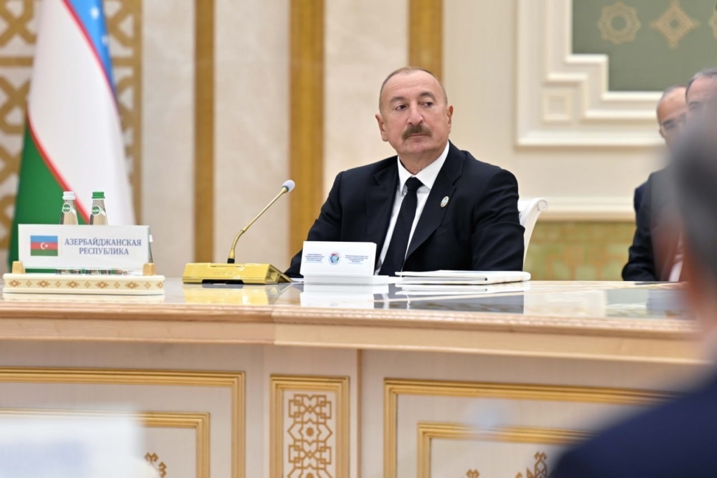 Kırgızistan Cumhurbaşkanı Caparov: "Orta Asya ve Azerbaycan ortak elektronik ticaret platformunun oluşturulmasını öneriyoruz"
