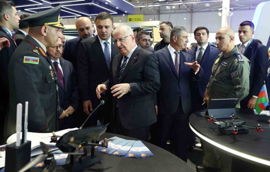 Milli Savunma Bakanı Güler Azerbaycan Uluslararası Savunma Fuarı’nı ziyaret etti
