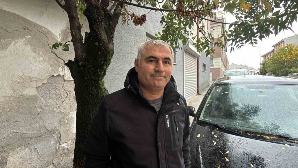 Eskişehir’de park halindeki araçların dikiz aynalarını kırdı