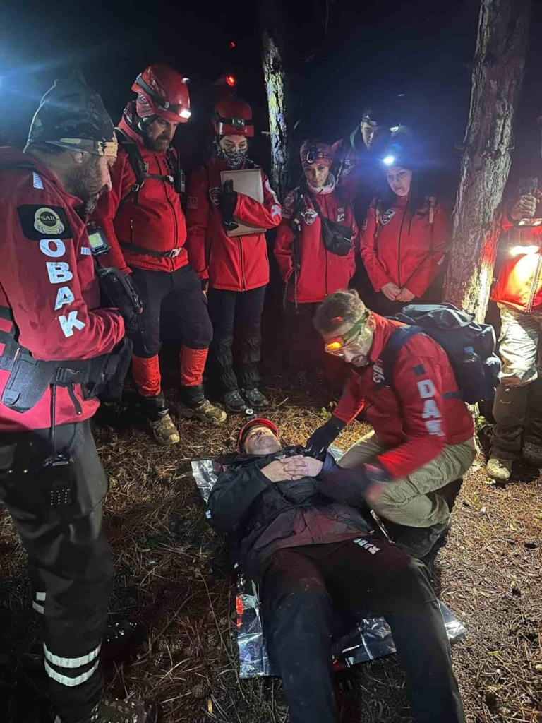 Eskişehir’de gece vakti zorlu arazi şartlarında arama kurtarma tatbikatı