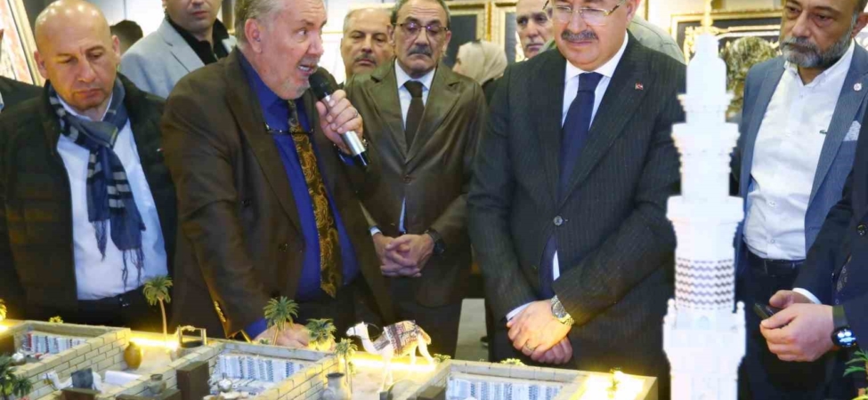 Mukaddes Emanetler ve Kâbe Örtüleri Sergisi açıldı