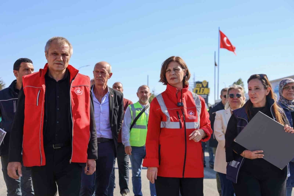 Başkan Ünlüce, 100. Yıl Bulvarı’ndaki çalışmaları yerinde inceledi
