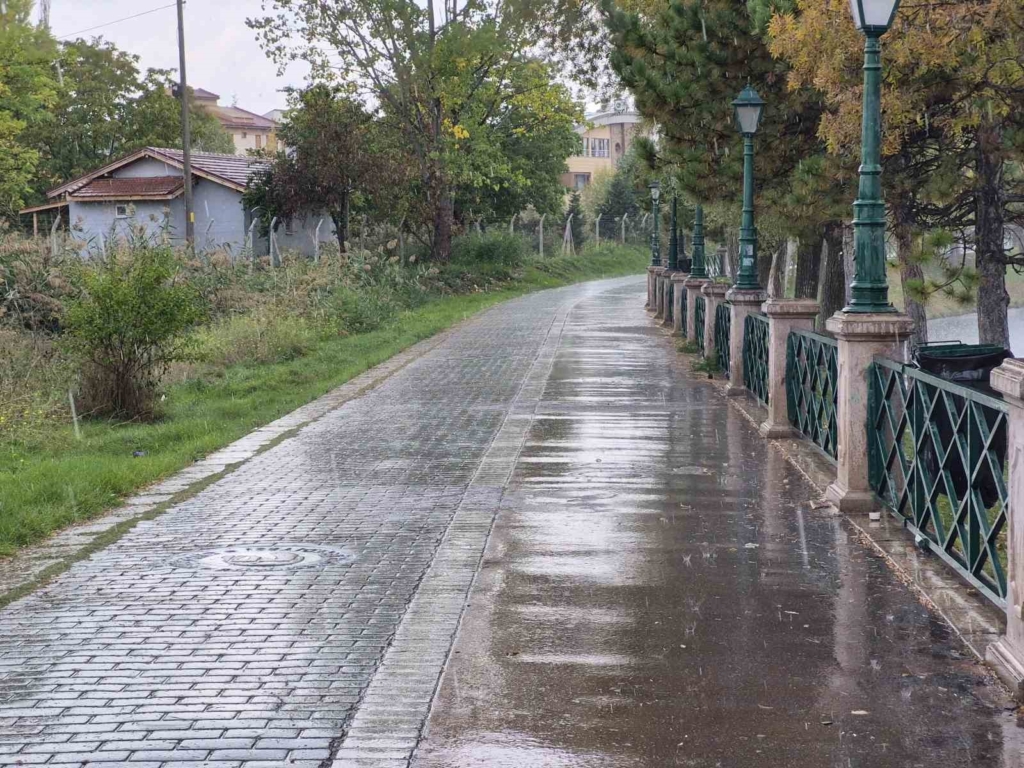 Eskişehir’de sağanak yağış etkili oldu