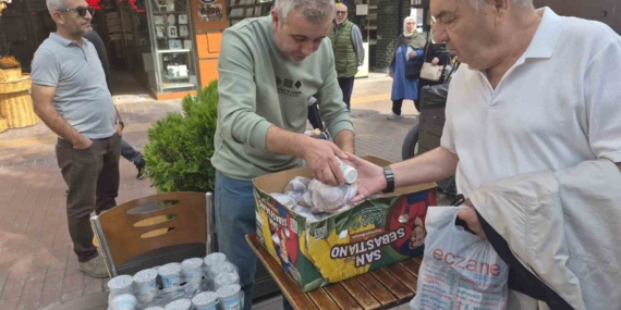 Eskişehir’de hayırseverlerle ihtiyaç sahiplerini buluşturan çaycı