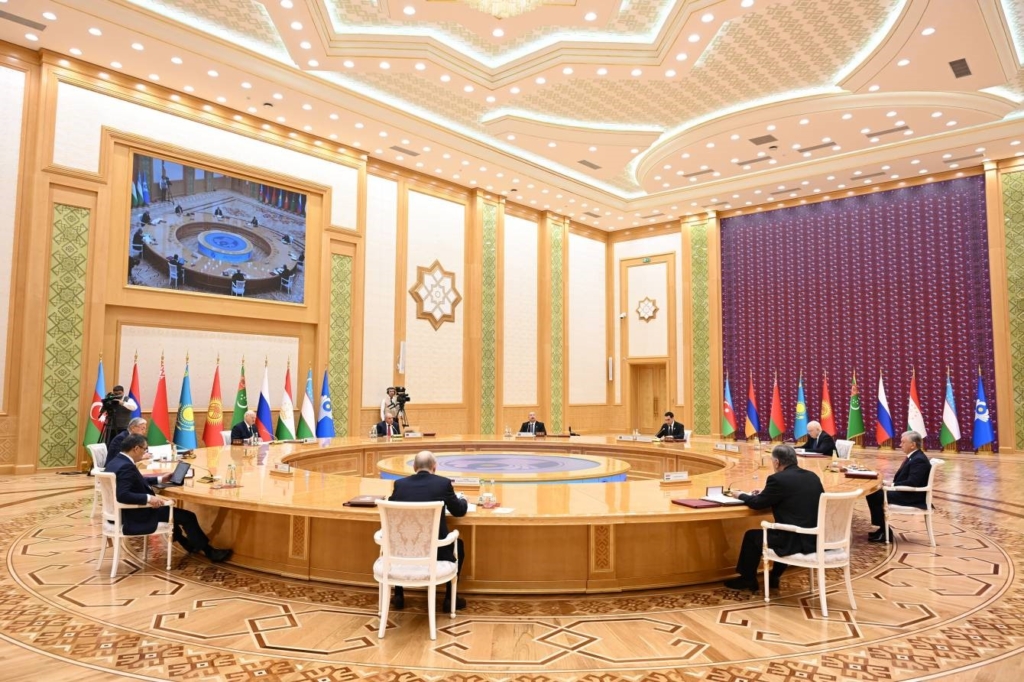 Azerbaycan Cumhurbaşkanı Aliyev: "Orta vadede hedefimiz, Azerbaycan’dan geçen yük taşımacılığını her bir yönde 15 milyon tona çıkarmaktır"