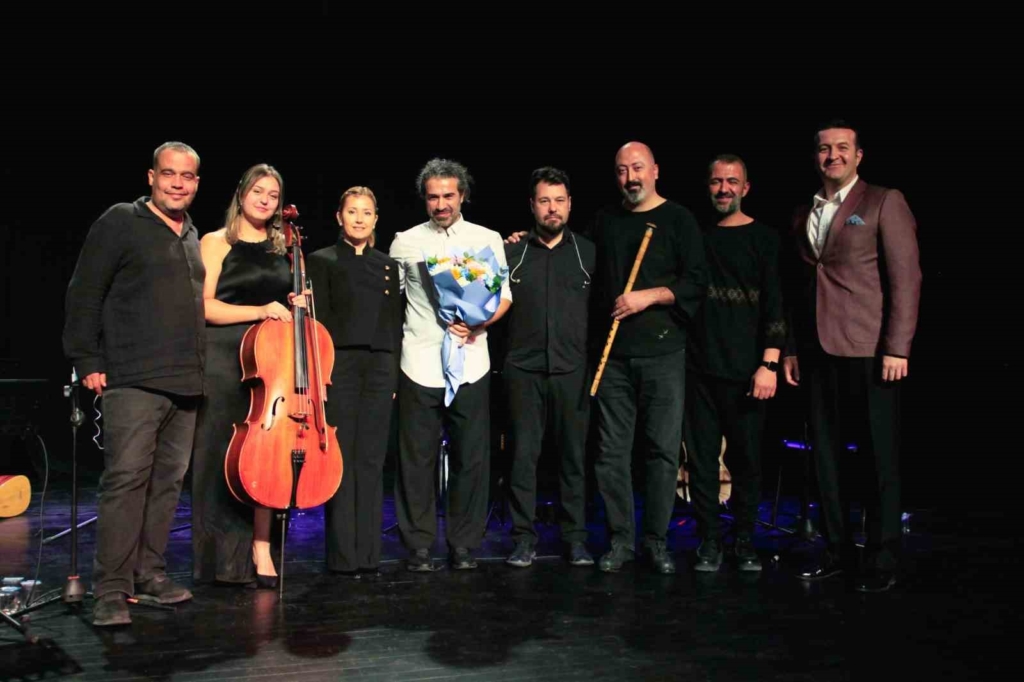Manidar Grubu Eskişehir’de unutulmaz müzik ziyafeti verdi