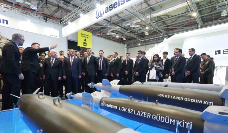 Bakan Güler ve Orgeneral Hasanov, ADEX’te inceleme yaptı