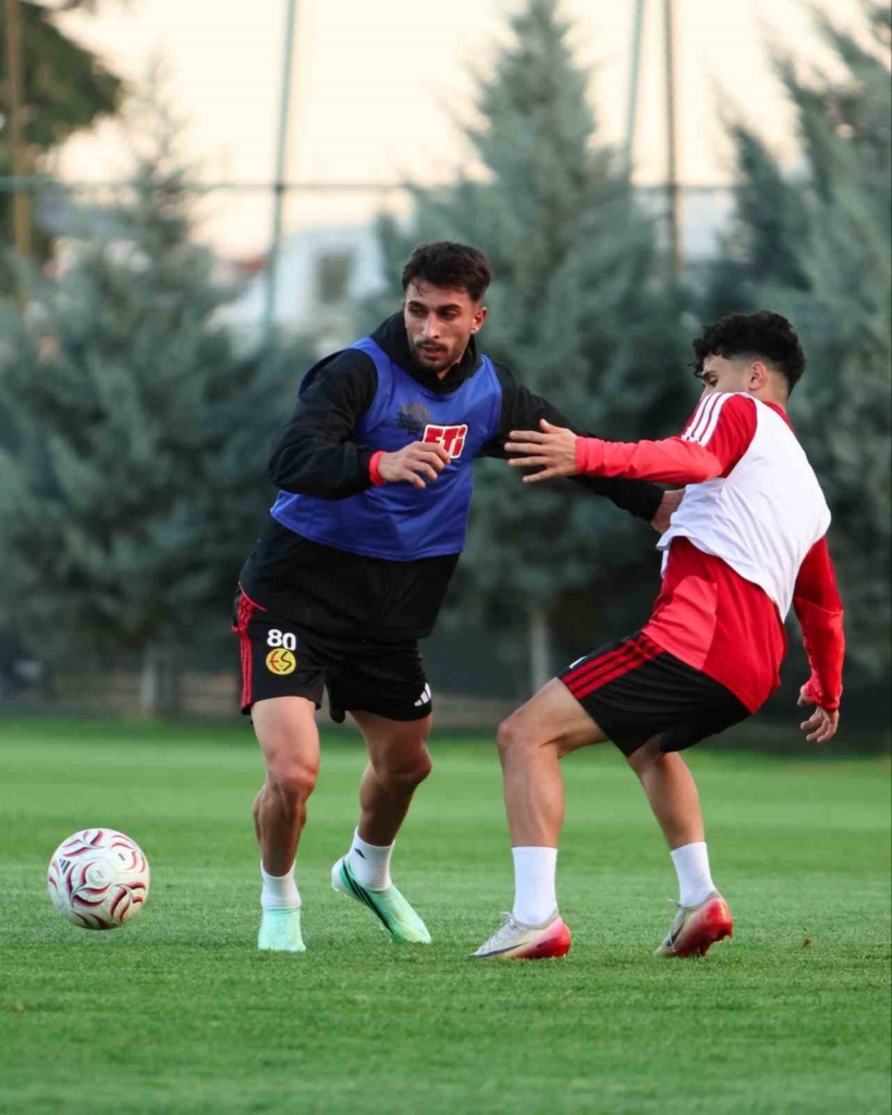 Eskişehirspor, Bursa Yıldırım SK maçı için hazırlanıyor