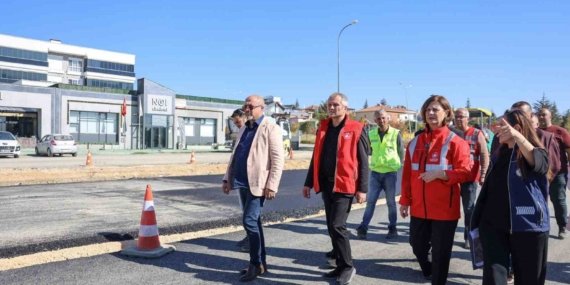 Başkan Ünlüce, 100. Yıl Bulvarı’ndaki çalışmaları yerinde inceledi
