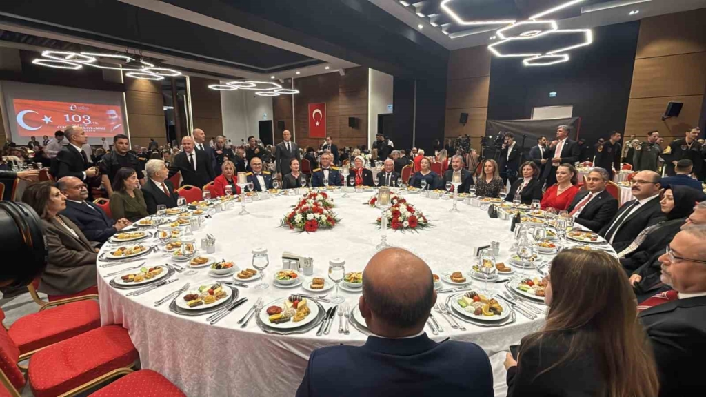Eskişehir’de Cumhuriyet’in 103. yılı resepsiyonla kutlandı