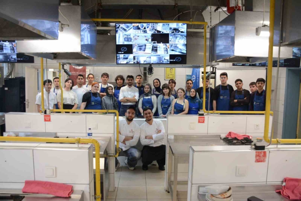 Gastronomi Kulübünden uygulamalı pizza atölyesi