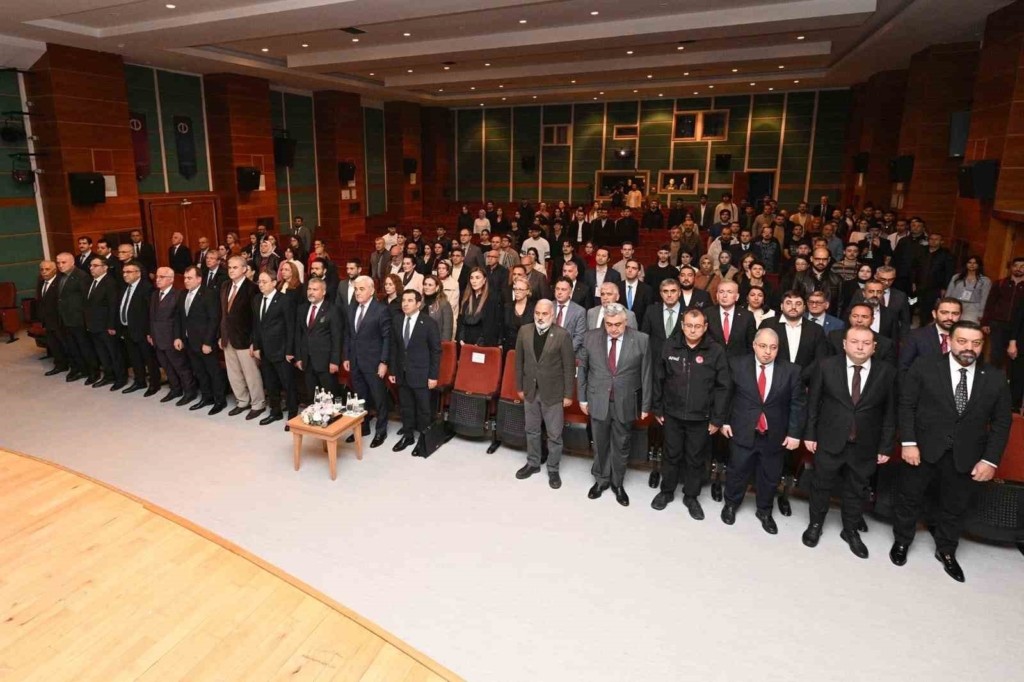 Anadolu Üniversitesinde Azerbaycan’ın bağımsızlığı ve Türk dünyasının geleceği ele alındı