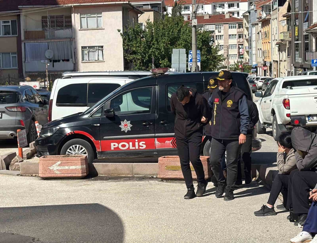 Eskişehir’de silahla yaralama olayıyla ilgili 2 şüpheli adliyeye sevk edildi