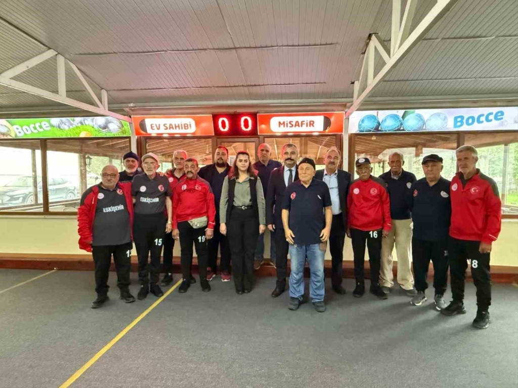 Eskişehir’de huzurevi sakinleri Bocce Dostluk Maçı etkinliğinde bir araya geldi