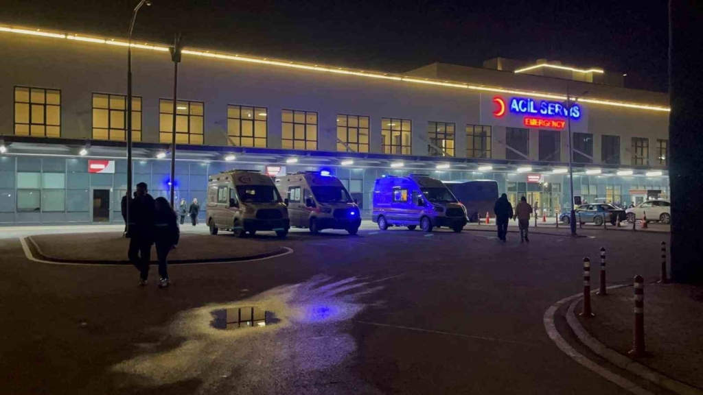 Okul bahçesinde baba ve oğlunun darbedilip bıçaklanmasına ilişkin davaya devam edildi