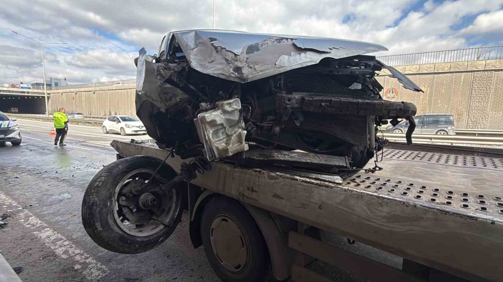Eskişehir’de trafik kazası: 1’i ağır 2 yaralı