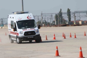Eskişehir’de ambulans sürücülerine güvenli ve kontrollü sürüş eğitimi verildi