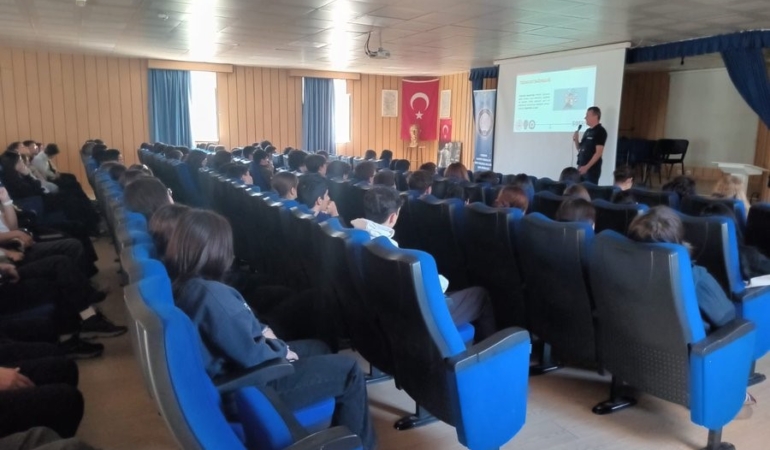 Eskişehir’de SİBERAY’dan gençlere siber güvenlik eğitimi: 530 öğrenci ve öğretmene ulaşıldı