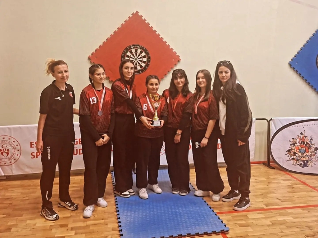 Okul sporları dart genç kız müsabakaları tamamlandı