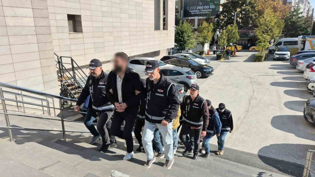 Eskişehir merkezli 3 ilde 60 milyon TL’lik tefeci operasyonu: 5 gözaltı