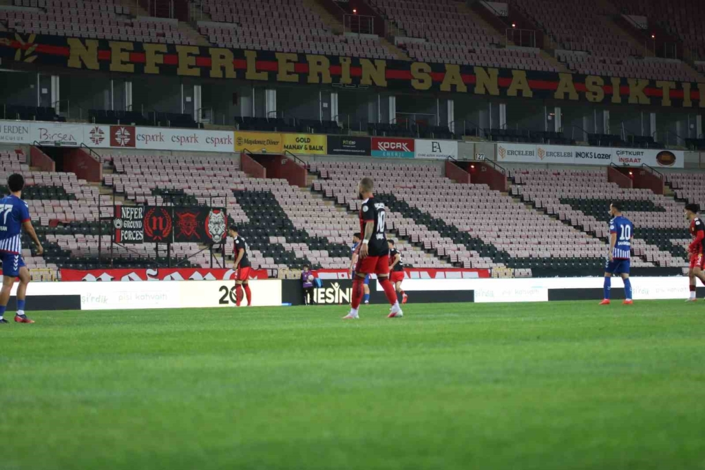 Eskişehirspor’un maçında tribünler sessiz kaldı