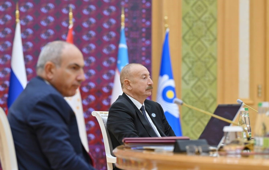 Azerbaycan Cumhurbaşkanı Aliyev: "Orta vadede hedefimiz, Azerbaycan’dan geçen yük taşımacılığını her bir yönde 15 milyon tona çıkarmaktır"