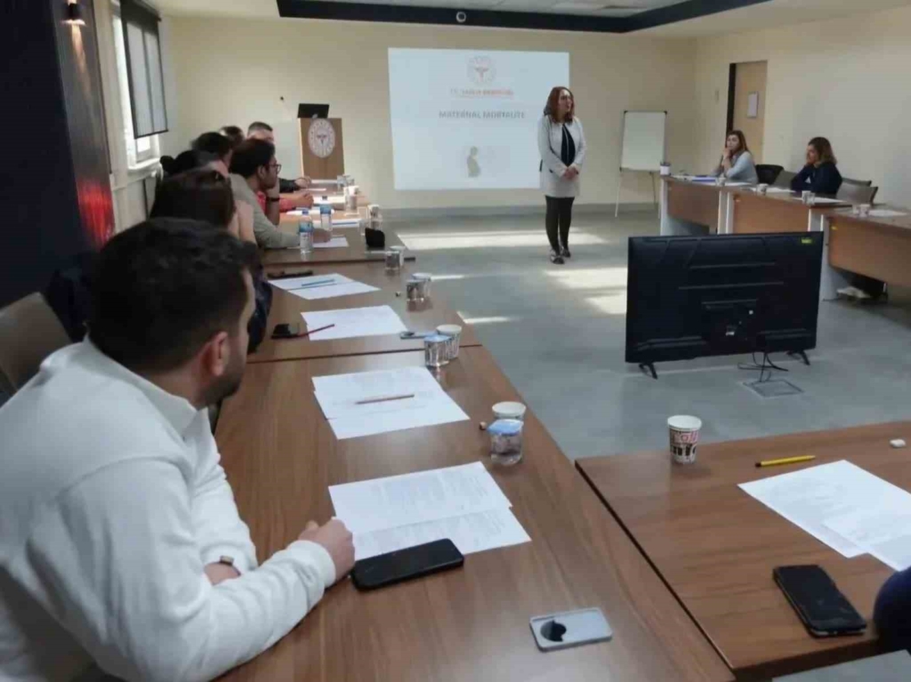 Eskişehir’de sağlık personeline "Obstetrik Aciller Eğitimi" verildi