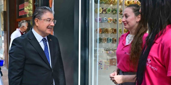 Vali Yılmaz, İsmet İnönü-1 Caddesi esnafını ziyaret etti