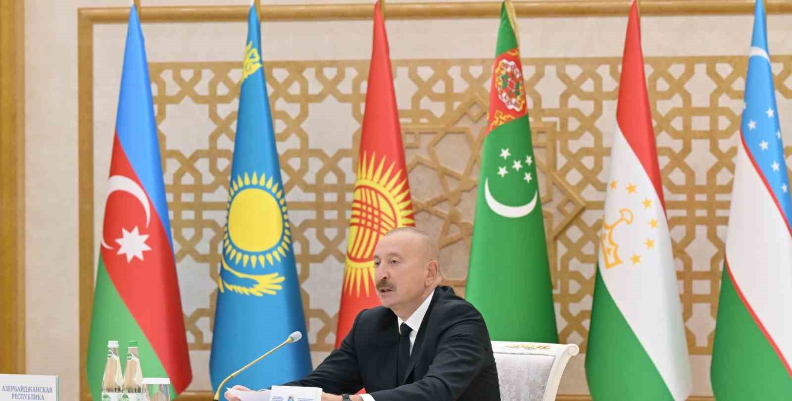 Azerbaycan Cumhurbaşkanı Aliyev: "Hazar’ın her iki kıyısındaki ulaşım altyapısı, Orta Asya’yı Azerbaycan’a ve ardından uluslararası pazarlara bağlamak için büyük önem taşımaktadır"