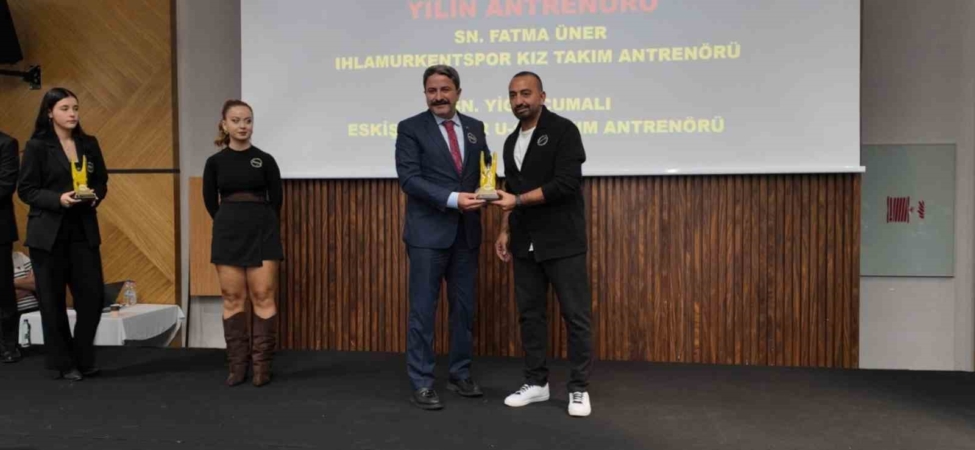 5. Yıl Spor Ödülleri Gecesi’nde İl Müdürü Kalın’a anlamlı ödül