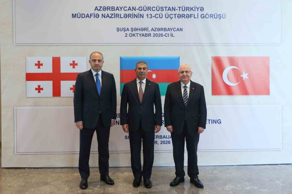 Azerbaycan, Gürcistan ve Türkiye savunma bakanları Şuşa’da bir araya geldi