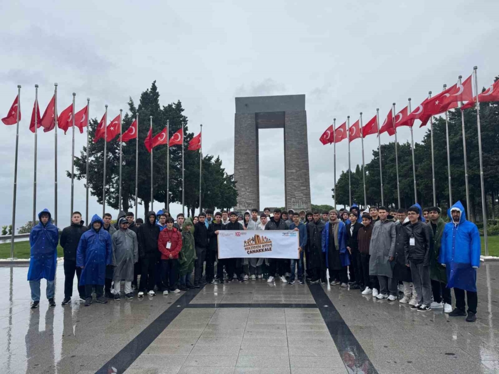 Eskişehir öğrencilerinin de katıldığı "Maziyeden Âtiye Çanakkale" programı gerçekleşti