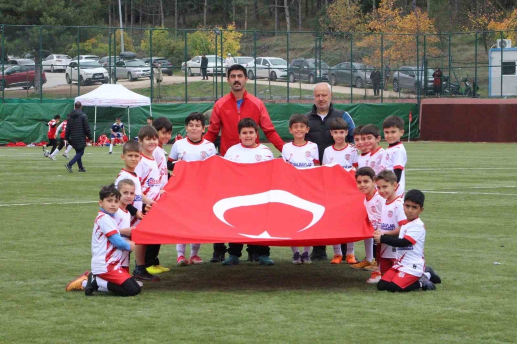 Eskişehir’de 29 Ekim Cumhuriyet Bayramı futbol müsabakaları gerçekleştirildi
