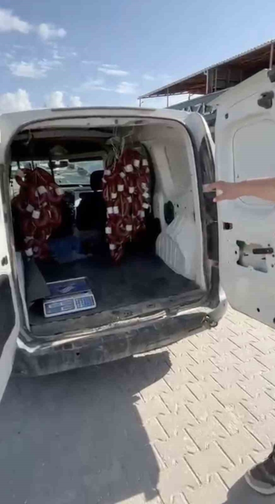 Eskişehir’de otomobilini 100 kilo dana sucuğuyla takas etti