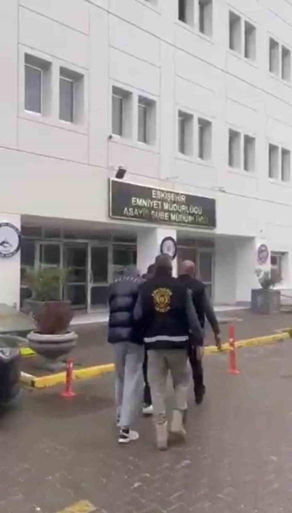 İşyerlerini soyan 3 hırsız yakalandı